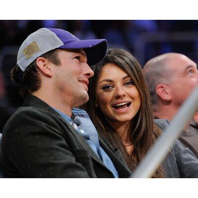 Ashton Kutcher & Mila Kunis: Kiss Cam bei den Lakers 