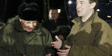 Medvedev empfängt Castro zur Jagd in Russland