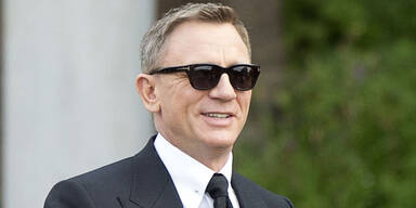 Daniel Craig