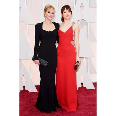 Lady Gaga in Alaia // Schmuck von Lorraine Schwartz & Keira Knightley in Valentino