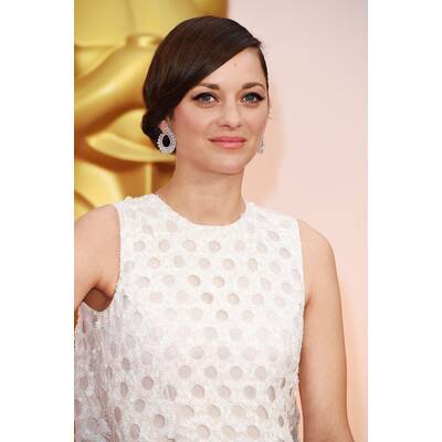 Lady Gaga in Alaia // Schmuck von Lorraine Schwartz & Keira Knightley in Valentino