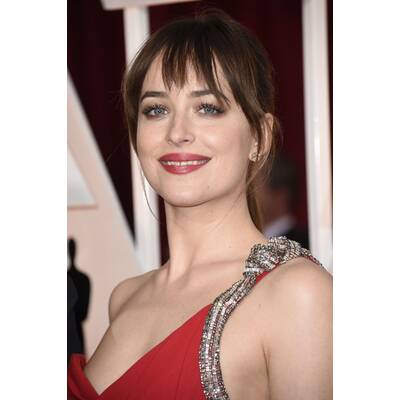 Lady Gaga in Alaia // Schmuck von Lorraine Schwartz & Keira Knightley in Valentino