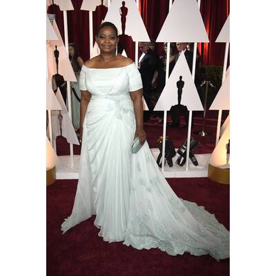 Lady Gaga in Alaia // Schmuck von Lorraine Schwartz & Keira Knightley in Valentino