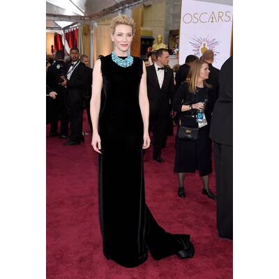 Lady Gaga in Alaia // Schmuck von Lorraine Schwartz & Keira Knightley in Valentino