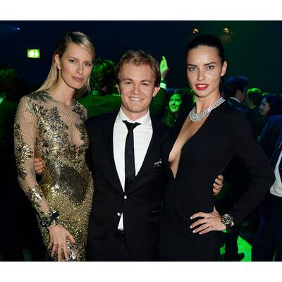 Adriana & Karolina: black & gold 