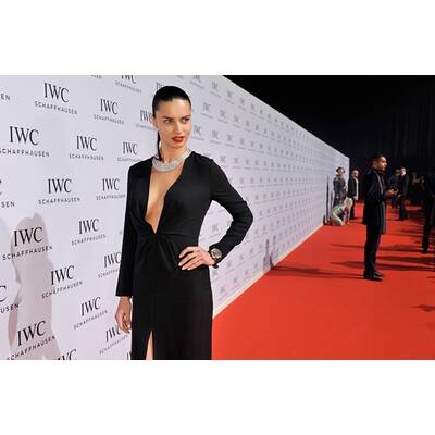 Adriana & Karolina: black & gold 