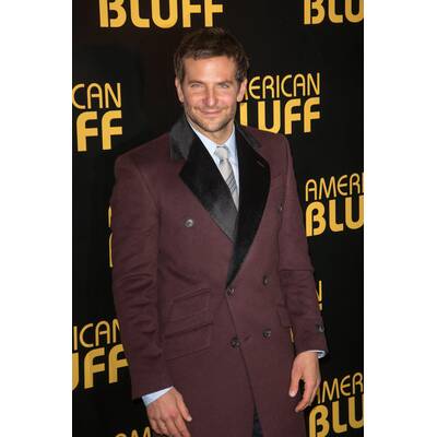 Bradley Cooper im Gehrock