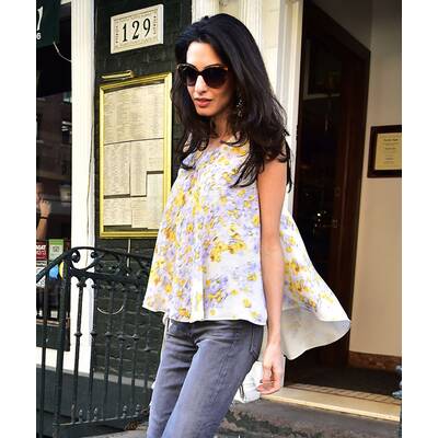 Amal Clooney im Frühlingslook 