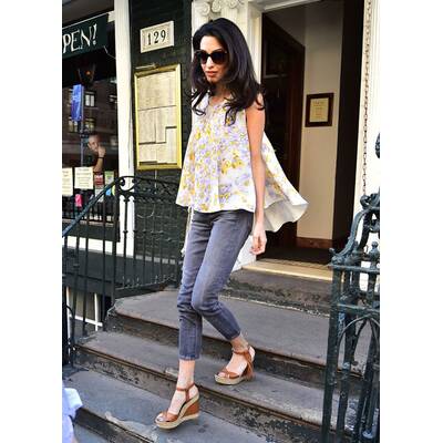 Amal Clooney im Frühlingslook 