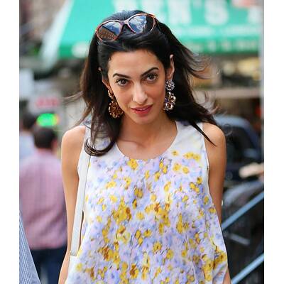 Amal Clooney im Frühlingslook 
