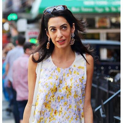 Amal Clooney im Frühlingslook 