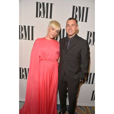 Pink im pinken Zelt-Outfit 