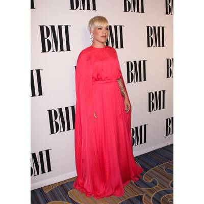 Pink im pinken Zelt-Outfit 