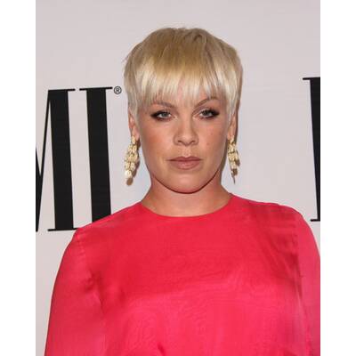 Pink im pinken Zelt-Outfit 