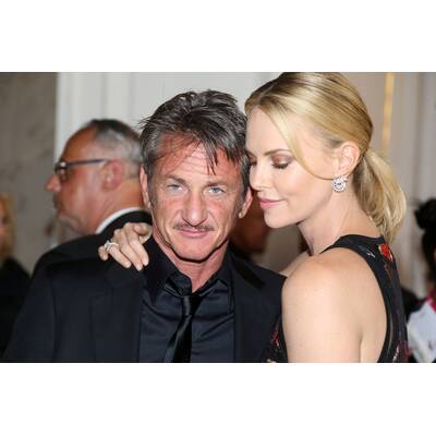 Charlize Theron & Sean Penn turteln am Lifeball 