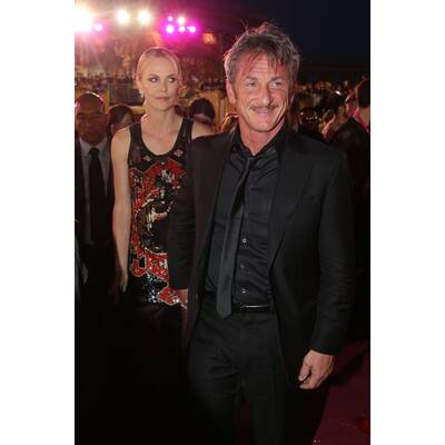Charlize Theron & Sean Penn turteln am Lifeball 