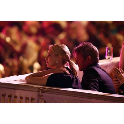 Charlize Theron & Sean Penn turteln am Lifeball 