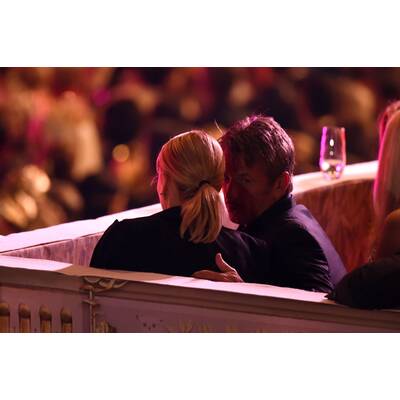 Charlize Theron & Sean Penn turteln am Lifeball 