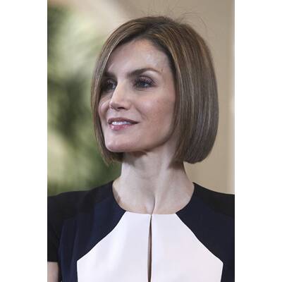 Königin Letizia im Schwarz-Weiß-Look 
