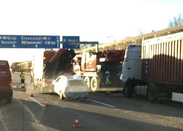 Mega-Stau nach Unfall vor Wien