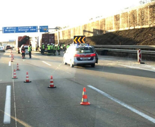 Mega-Stau nach Unfall vor Wien