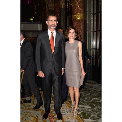 Letizia im Lederlook