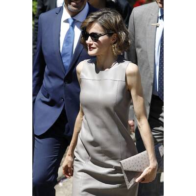 Letizia im Lederlook