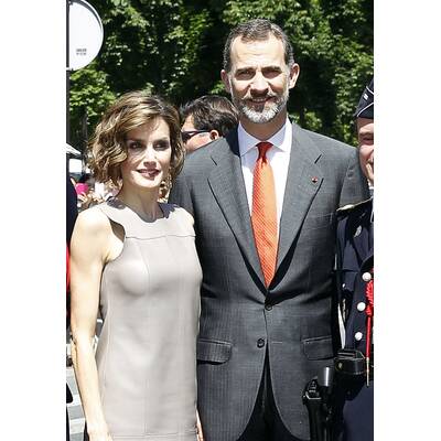 Letizia im Lederlook