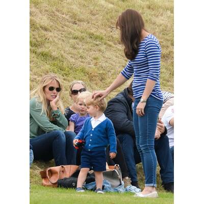 Herzogin Kate und Prinz George beim Polospiel 