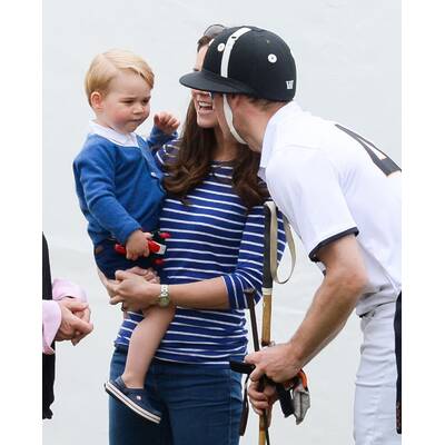 Herzogin Kate und Prinz George beim Polospiel 