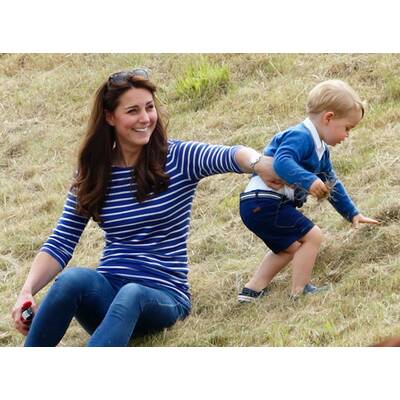 Herzogin Kate und Prinz George beim Polospiel 
