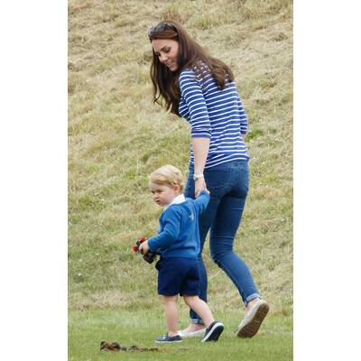 Herzogin Kate und Prinz George beim Polospiel 