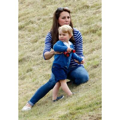 Herzogin Kate und Prinz George beim Polospiel 