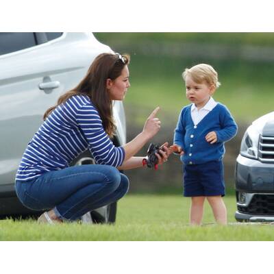 Herzogin Kate und Prinz George beim Polospiel 