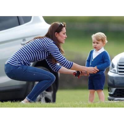 Herzogin Kate und Prinz George beim Polospiel 