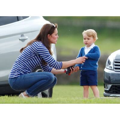 Herzogin Kate und Prinz George beim Polospiel 