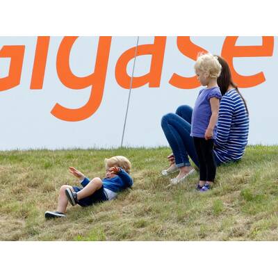 Herzogin Kate und Prinz George beim Polospiel 