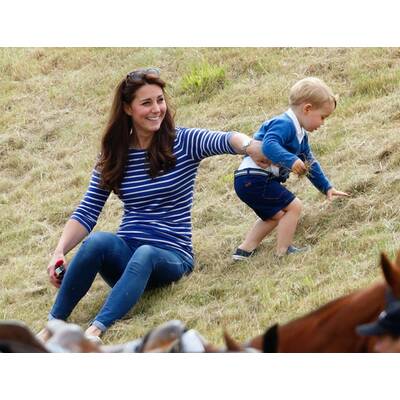 Herzogin Kate und Prinz George beim Polospiel 