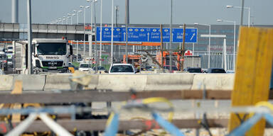 Fahrspuren gesperrt: Stau-Alarm auf der S&uuml;dosttangente