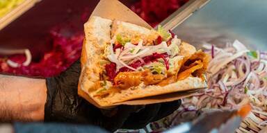 Gratis Kebap f&uuml;r alle: D&ouml;nermeister er&ouml;ffnet neue Filiale in Floridsdorf