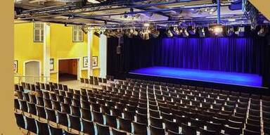 B&uuml;hne im Hof zeigt im Fr&uuml;hjahr 2026 "Potpourri Orange"