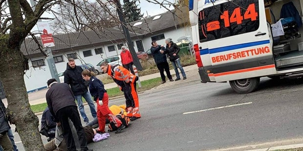 Schwerer Unfall in Wien: Pkw erfasst zwei Fußgänger
