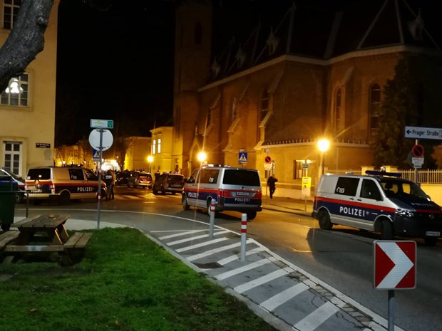 Kirche brutal überfallen: Verletzte, Tresor leergeräumt