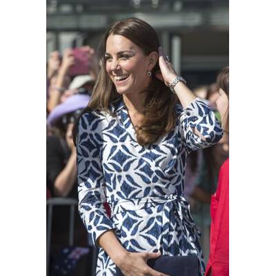 Herzogin Kate im Diane von Fürstenberg-Kleid
