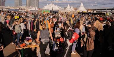 Wegen Arena-Bau: Flohmarkt-Initiative zieht in die "L&uuml;gner City"