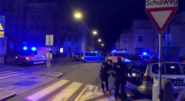 Kirche brutal überfallen: Verletzte, Tresor leergeräumt