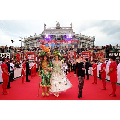Die verrücktesten Kostüme des Life Ball 2014
