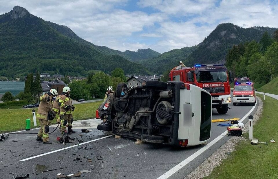 VW  BUS crash toter