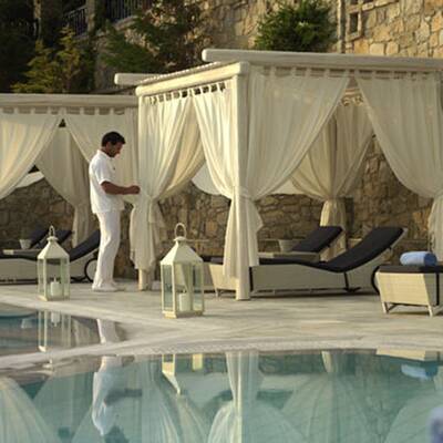 10. Corinthia Grand Hotel Royal