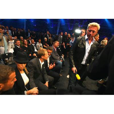 Sandy & Boris: Begegnung am Boxring